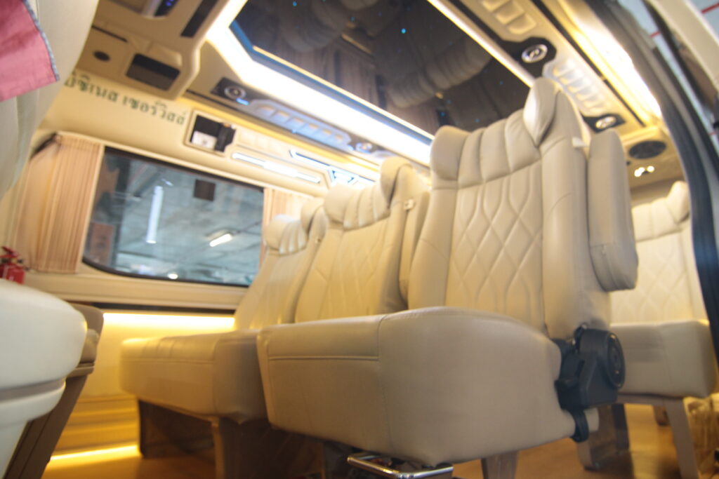 เช่ารถตู้พร้อมคนขับ กรุงเทพ บริการ VIP ราคาสุดประหยัด